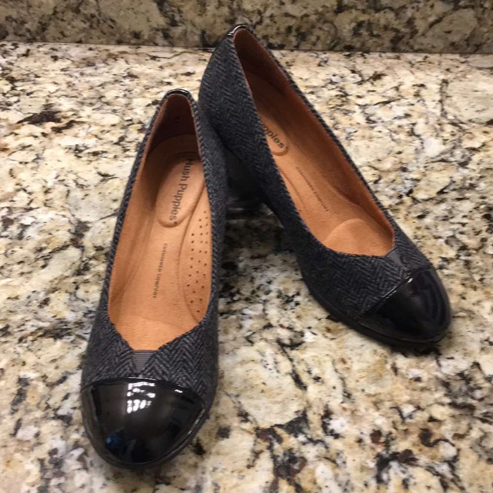 Hush puppies Sz6.5 wedge shoe